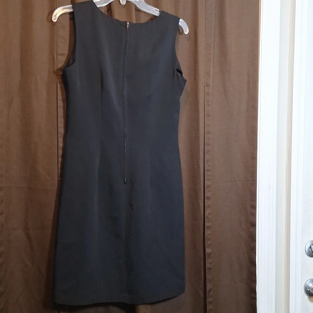 Elegant Black Floral Dress - Picture 5 of 5